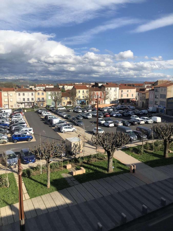 Appartement F2 Centre-Ville Issoire Avec Jolie Vue Екстериор снимка