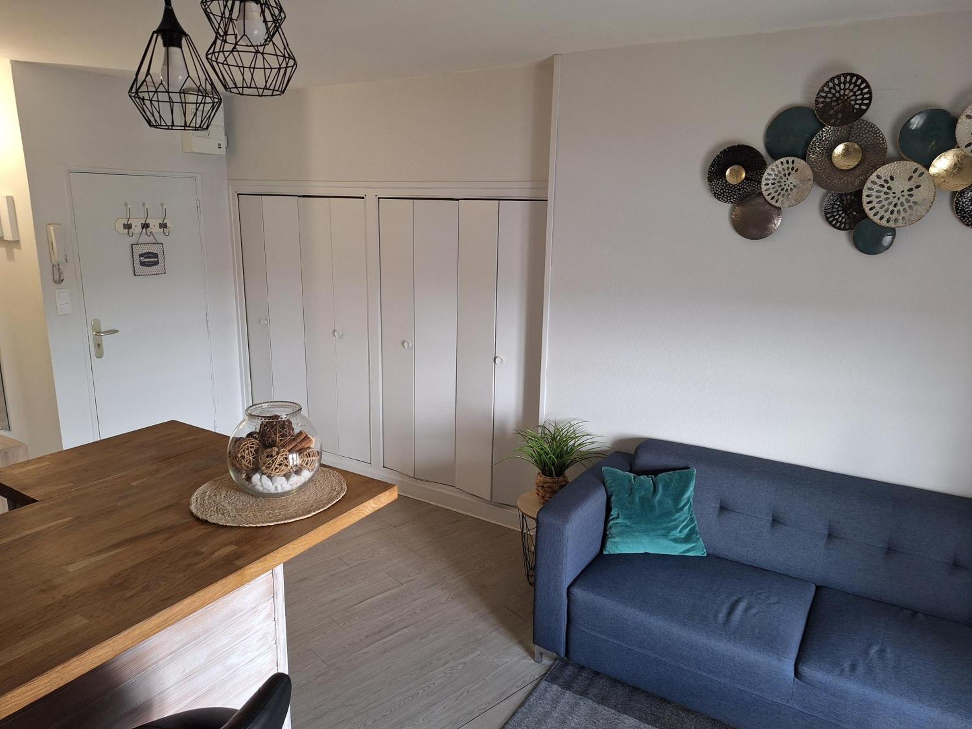 Appartement F2 Centre-Ville Issoire Avec Jolie Vue Екстериор снимка