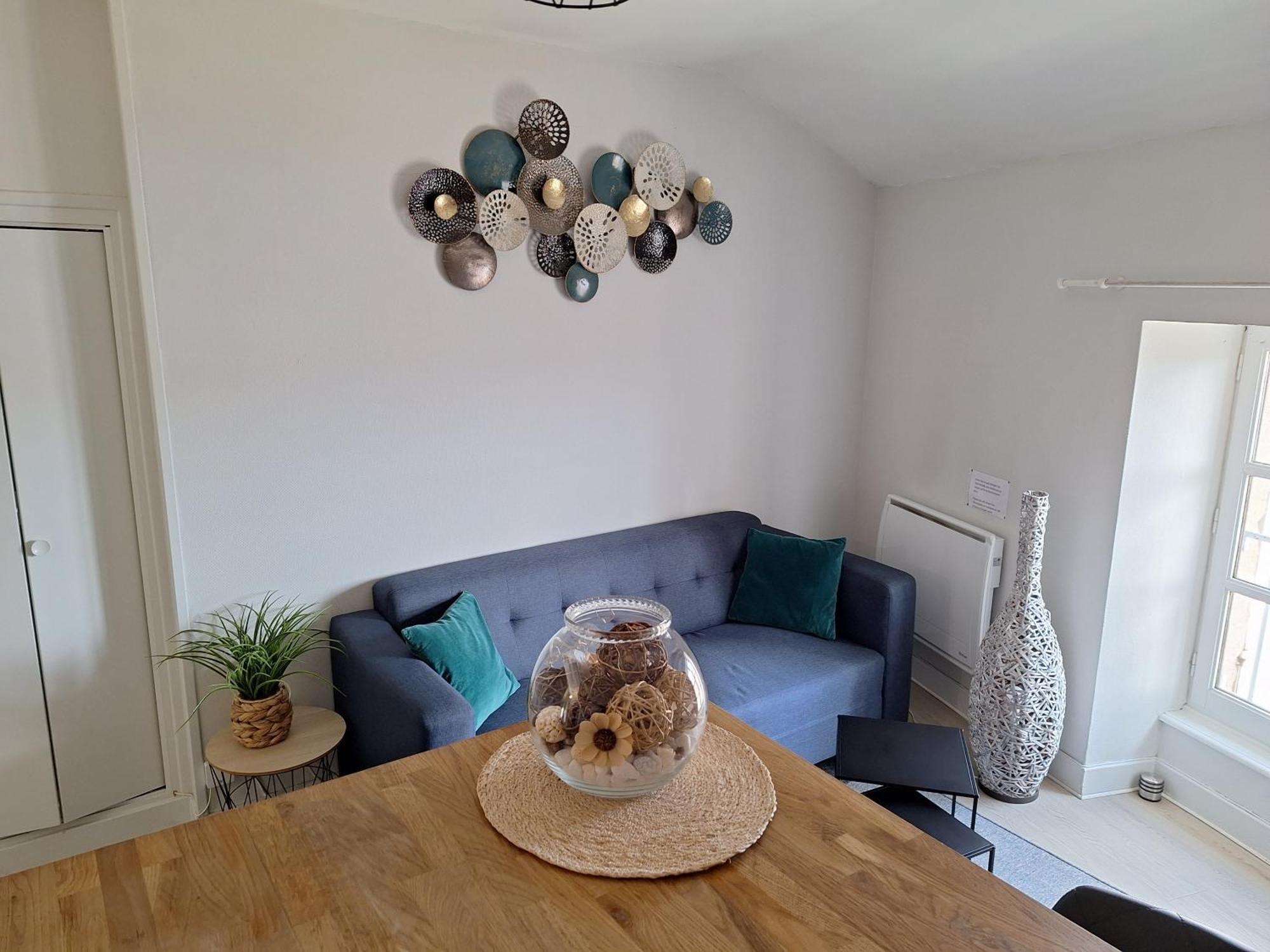 Appartement F2 Centre-Ville Issoire Avec Jolie Vue Екстериор снимка